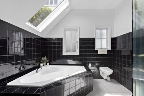 Photo of property in 35 Upper Watt Street, Wadestown, Wellington, 6012