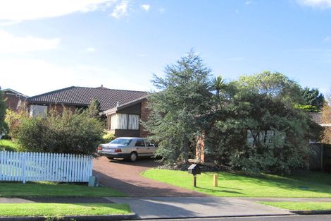 Photo of property in 54 Channing Crescent, Botany Downs, Auckland, 2010