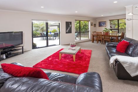 Photo of property in 20 Nephin Place, East Tamaki Heights, Auckland, 2016