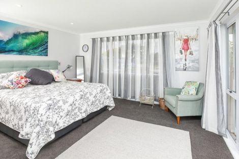 Photo of property in 9 Warwick Avenue, St Andrews, Hamilton, 3200