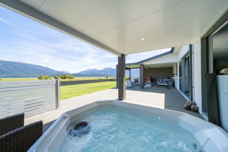Photo of property in 21 Red Deer Place, Te Anau, 9600