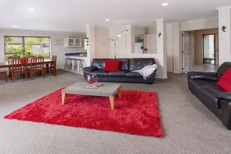 Photo of property in 20 Nephin Place, East Tamaki Heights, Auckland, 2016