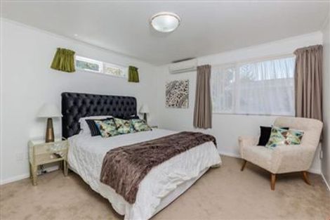 Photo of property in 6 Arosa Place, Forrest Hill, Auckland, 0620