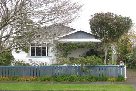 Photo of property in 8 Manu Crescent, Upper Vogeltown, New Plymouth, 4310