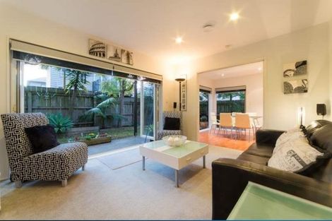 Photo of property in 4 Bordeaux Parade, Te Atatu South, Auckland, 0610