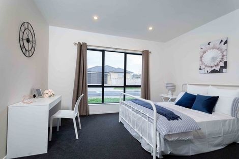 Photo of property in 2 Darley Way, Papakura, 2110