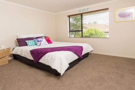 Photo of property in 20 Nephin Place, East Tamaki Heights, Auckland, 2016
