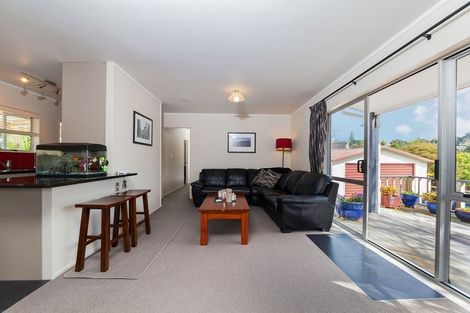 Photo of property in 18 Garton Drive, Massey, Auckland, 0614