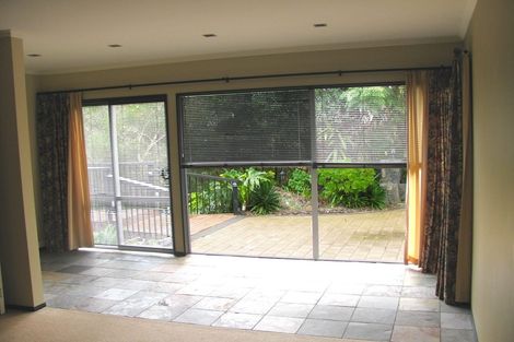 Photo of property in 87 Point View Drive, East Tamaki Heights, Auckland, 2016