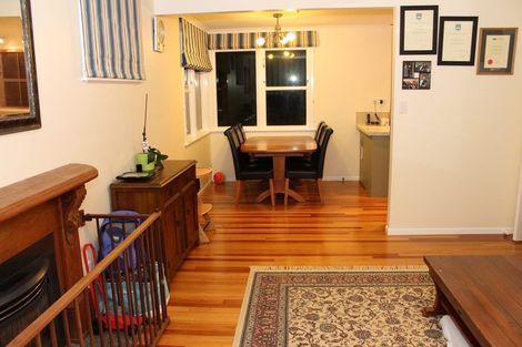 Photo of property in 6 Warren Street, Paparangi, Wellington, 6037