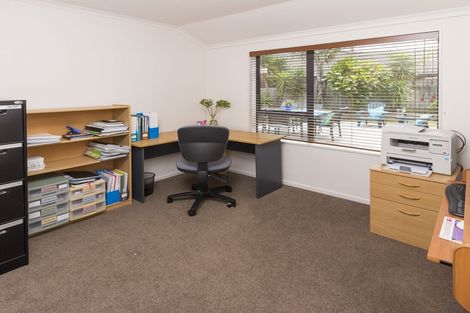 Photo of property in 20 Nephin Place, East Tamaki Heights, Auckland, 2016