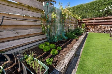 Photo of property in 6 Fielding Crescent, Farm Cove, Auckland, 2012