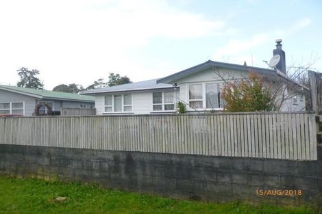 Photo of property in 37 Riverpark Crescent, Henderson, Auckland, 0610