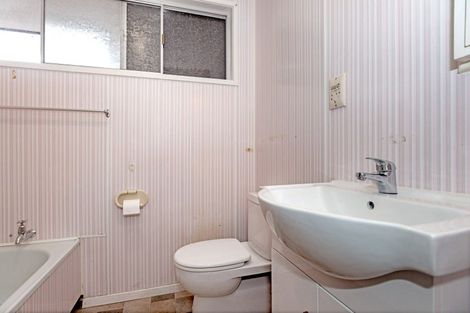 Photo of property in 2/10 Queens Road, Elgin, Gisborne, 4010