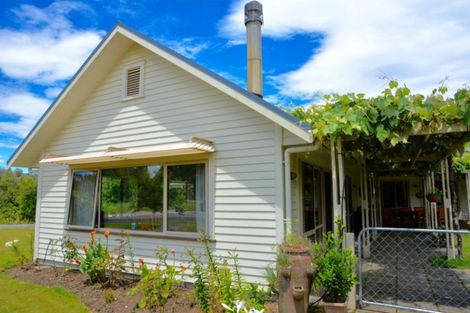 Photo of property in 264 Umere Road, Karamea, 7893