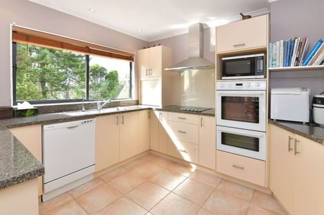 Photo of property in 32 D'oyly Drive, Stanmore Bay, Whangaparaoa, 0932