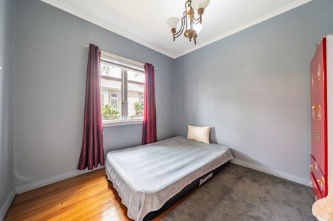 Photo of property in 22 Saint Ronans Avenue, Waterloo, Lower Hutt, 5011