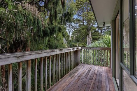Photo of property in 1/51 Pupuke Road, Birkenhead, Auckland, 0627