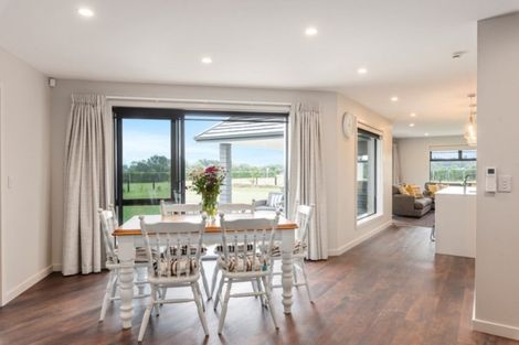 Photo of property in 18 Ohau Gravels Way, Ohau, Levin, 5570