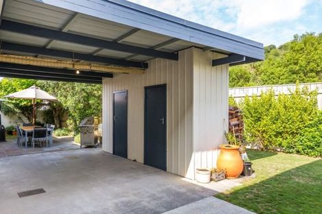 Photo of property in 9 Reeves Road, Acacia Bay, Taupo, 3330