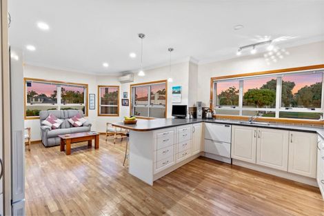 Photo of property in 34 Sovereign Drive, Papamoa Beach, Papamoa, 3118