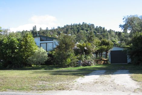 Photo of property in 19 Kaiuru Avenue, Pukawa Bay, Turangi, 3381