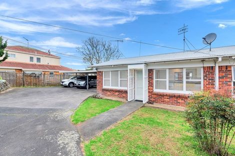 Photo of property in 1/4 Wendell Place, Greenlane, Auckland, 1061