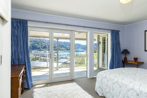 Photo of property in 29 Seaview Crescent, Picton, 7220