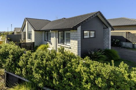 Photo of property in 10 Settler Avenue, Omokoroa, 3114