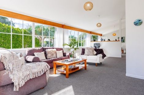 Photo of property in 607 Blockhouse Bay Road, Blockhouse Bay, Auckland, 0600