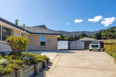 Photo of property in 2 Pukeko Place, Picton, 7220