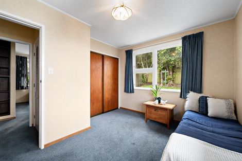 Photo of property in 7 Turville Crescent, Newlands, Wellington, 6037