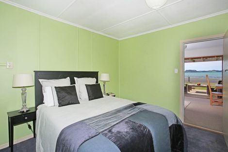 Photo of property in 1553 Clevedon Kawakawa Road, Kawakawa Bay, Papakura, 2585