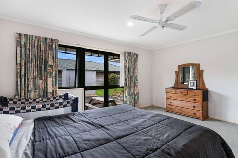 Photo of property in 30 Strachan Way, Highbury, Palmerston North, 4412