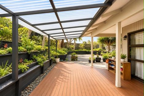 Photo of property in 30 Charles Dickens Drive, Mellons Bay, Auckland, 2014
