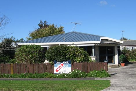 Photo of property in 34 Pine Road, Orewa, 0931