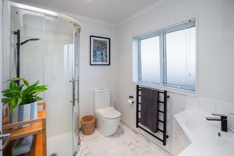 Photo of property in 33 Kirsten Place, Parklands, Christchurch, 8083