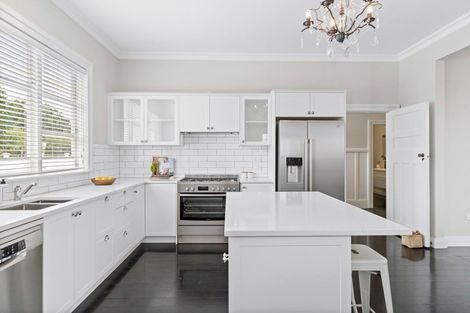 Photo of property in 14 Cotter Street, Greytown, 5712