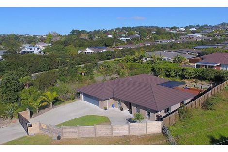 Photo of property in 38 Otanerua Road, Hatfields Beach, Orewa, 0931