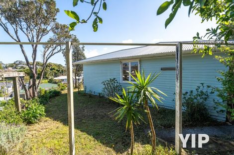 Photo of property in 58 Kenmore Street, Newlands, Wellington, 6037