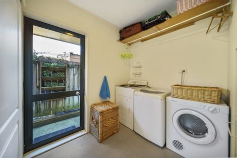 Photo of property in 1/20 Limerick Place, Dannemora, Auckland, 2016