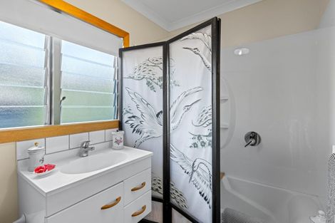 Photo of property in 16a Laurence Street, Manly, Whangaparaoa, 0930