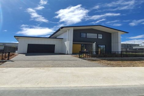 Photo of property in 4 Pateke Drive, Kenepuru, Porirua, 5022