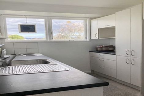 Photo of property in 35 Takapu Street, Henderson, Auckland, 0612