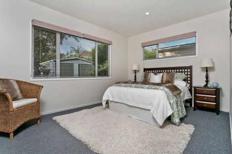 Photo of property in 12a Montgomery Avenue, Rothesay Bay, Auckland, 0630