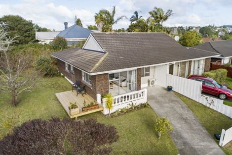Photo of property in 1/2 Palm Court Drive, Glen Eden, Auckland, 0602