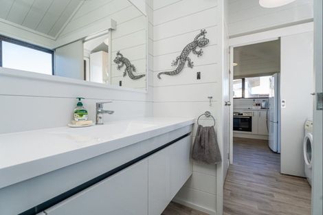 Photo of property in 114 Totara Place, Matarangi, Whitianga, 3592