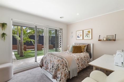 Photo of property in 24 Tui Street, Torbay, Auckland, 0630