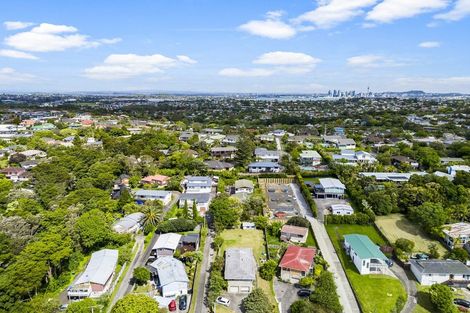 Photo of property in 2/43 Archers Road, Hillcrest, Auckland, 0629