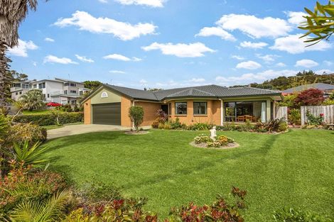Photo of property in 1 Astor Place, Orewa, 0931